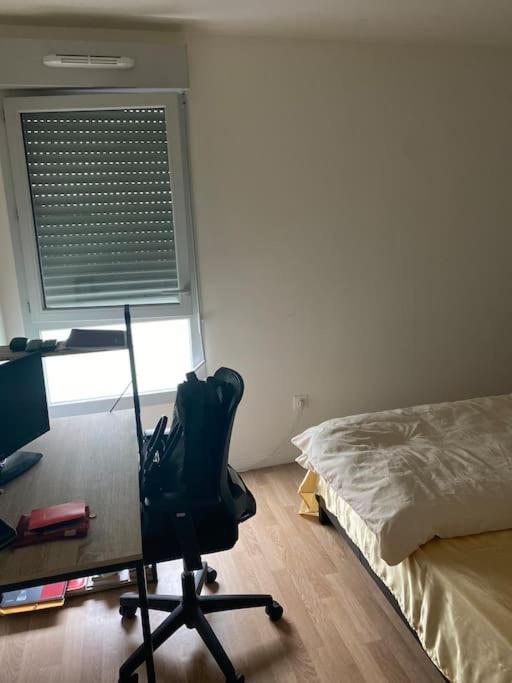 Grand Appartement Entier Situe A Aulnay-Sous-Bois Exterior photo